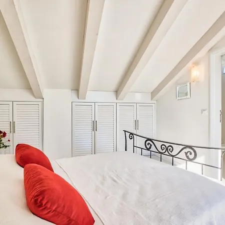 Modern Townhouse Borik