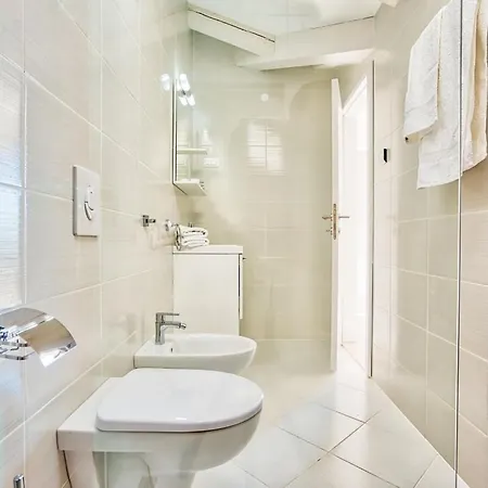 Modern Townhouse Borik Apartment