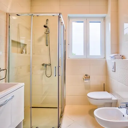 Modern Townhouse Borik Apartment