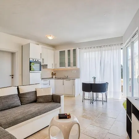 Modern Townhouse Borik Apartment