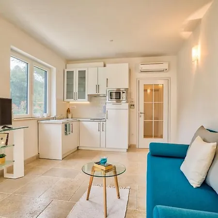 Modern Townhouse Borik Apartment