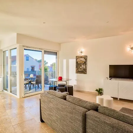 Apartment Modern Townhouse Borik