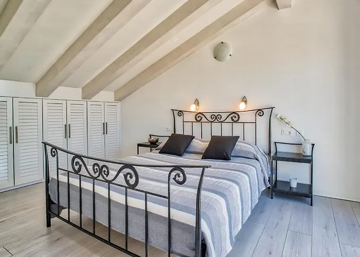 Modern Townhouse Borik Lejlighed *