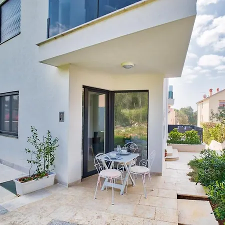 Modern Townhouse Borik * 罗维尼